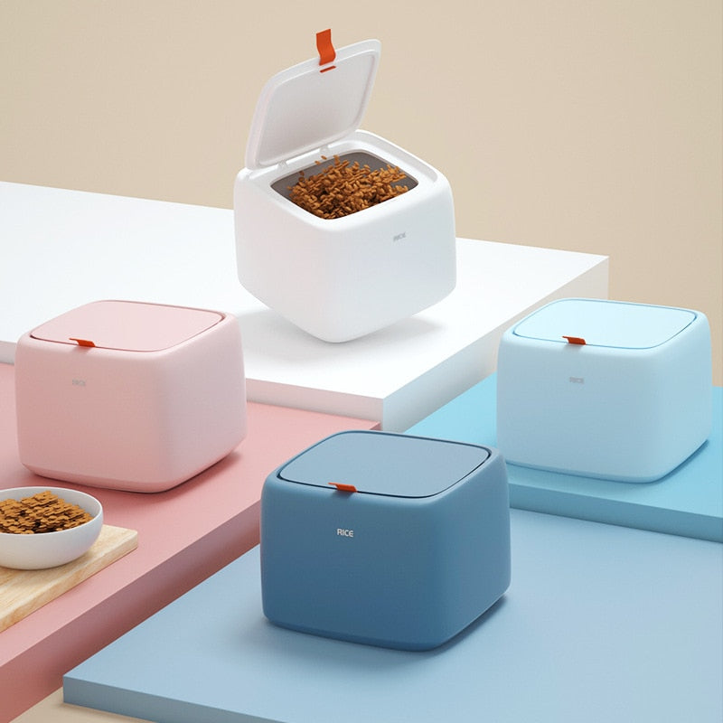 Portable Dry Pet Food Container